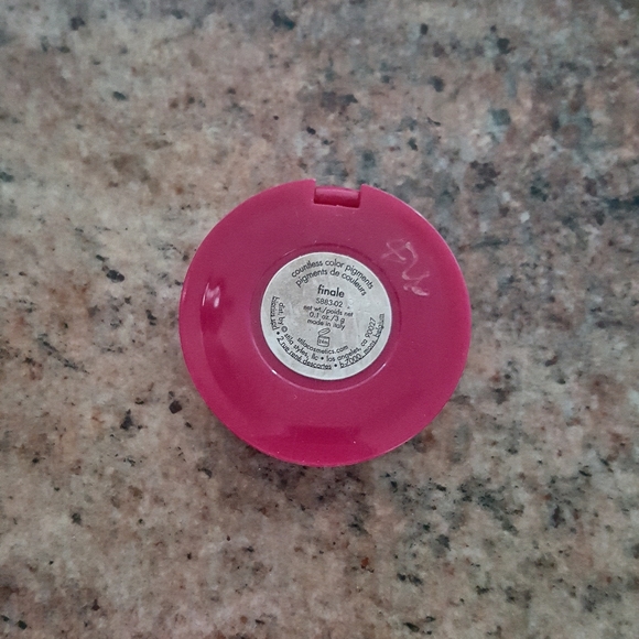 STILA "Finale" Highly Pigmented Eyeshadow/Blush sold on title - Picture 5 of 6
